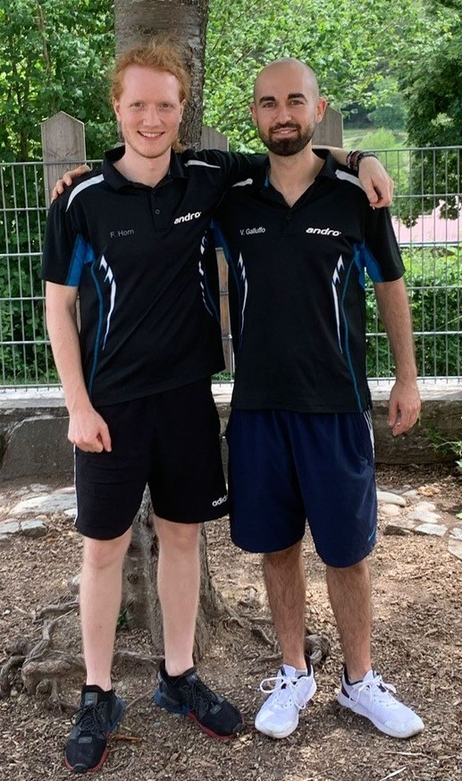 Zwei junge Männer vom Tischtennisverein.