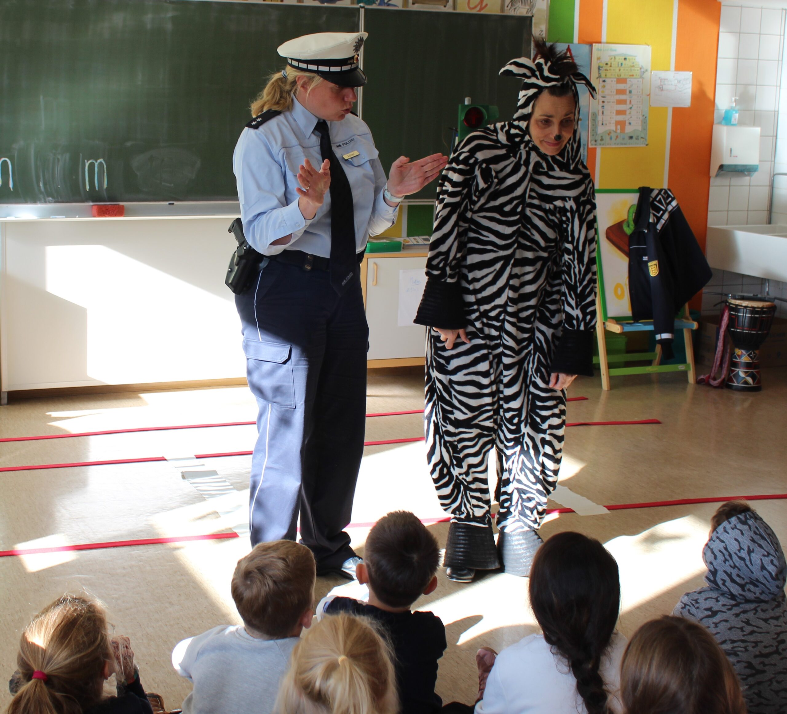 Das kleine Zebra kommt in die Schule