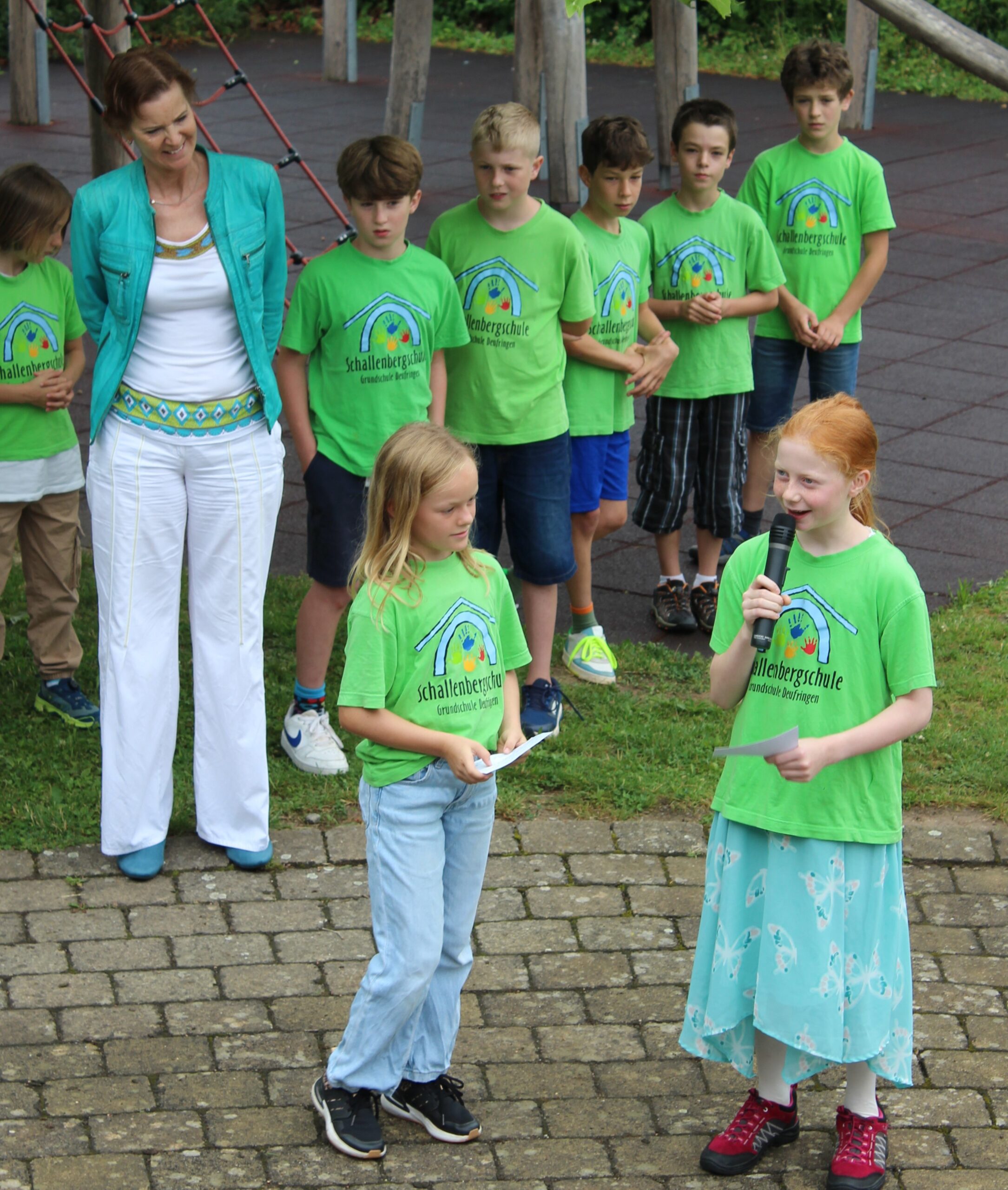 Die Viertklässler erzählen, was sie an Spuren an der Schule da lassen.