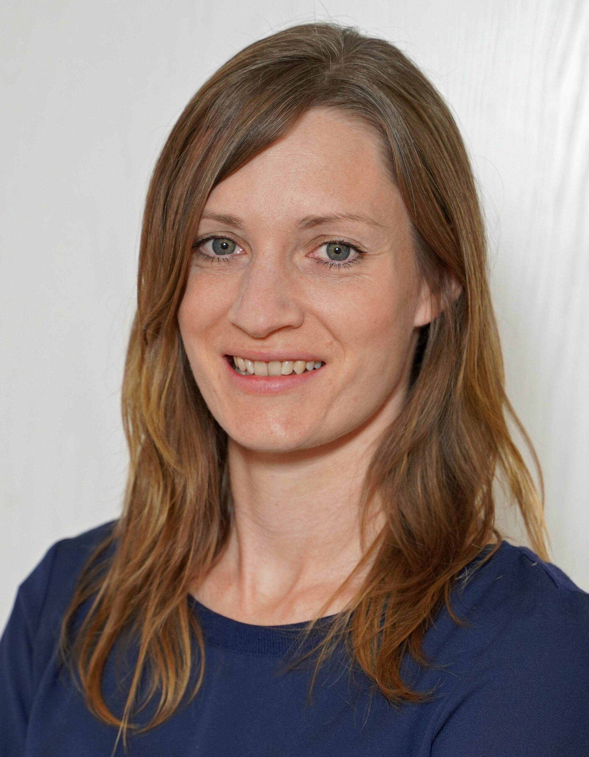 Foto der Schulsekretärin Adina Heimgärtner.