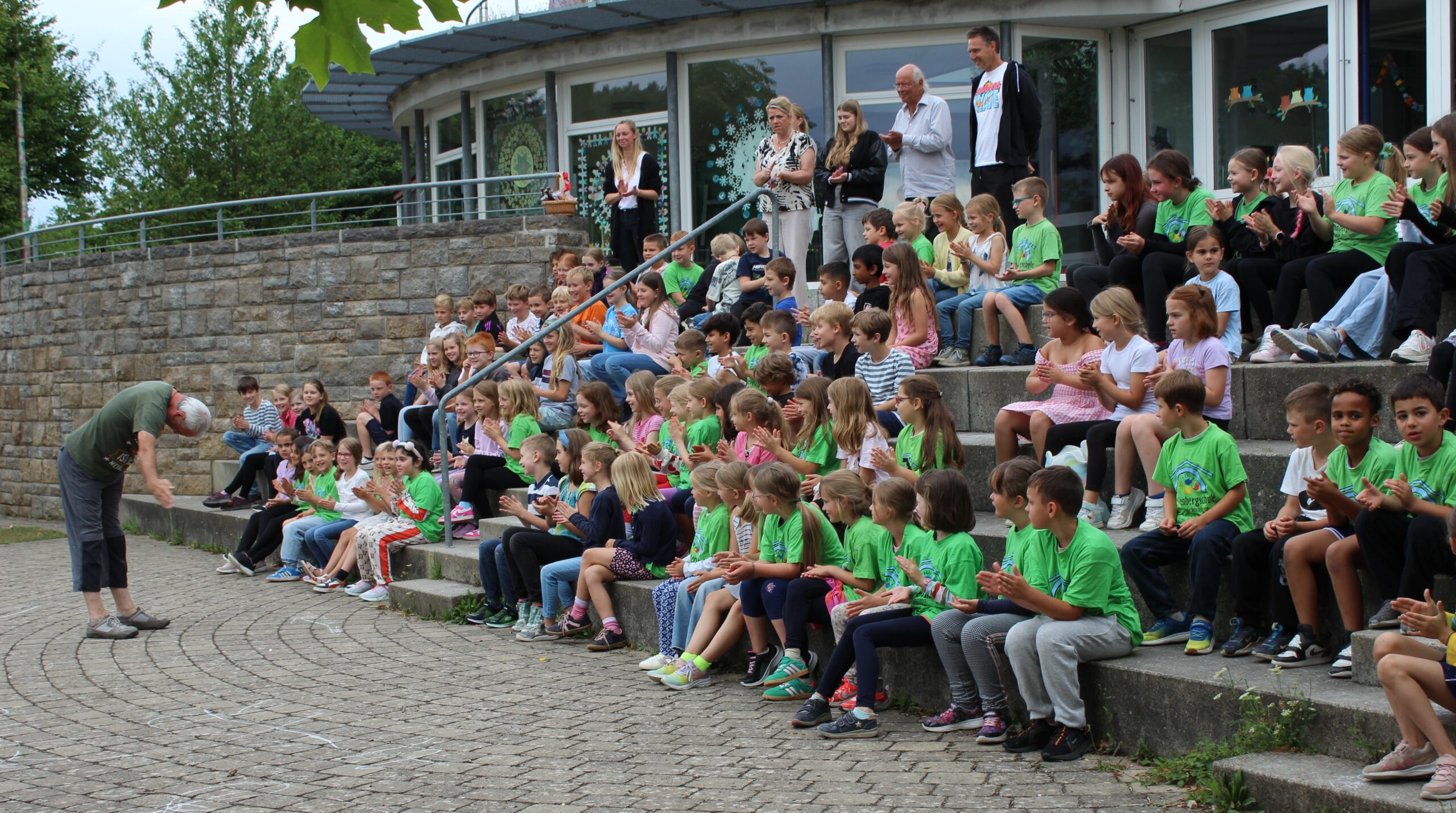 Schwimmbadzeit – ein herzliches Dankeschön an Herrn Wosnitzka